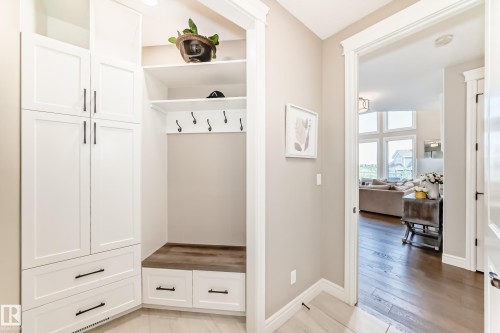 9034 24 Ave Sw, Edmonton, AB - Indoor