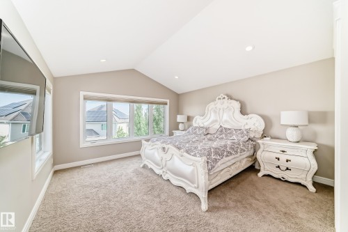 9034 24 Ave Sw, Edmonton, AB - Indoor Photo Showing Bedroom