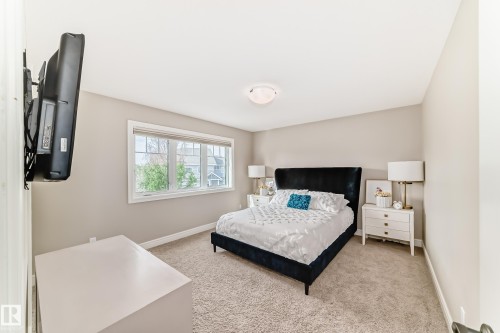 9034 24 Ave Sw, Edmonton, AB - Indoor Photo Showing Bedroom