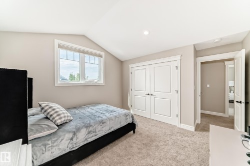 9034 24 Ave Sw, Edmonton, AB - Indoor Photo Showing Other Room