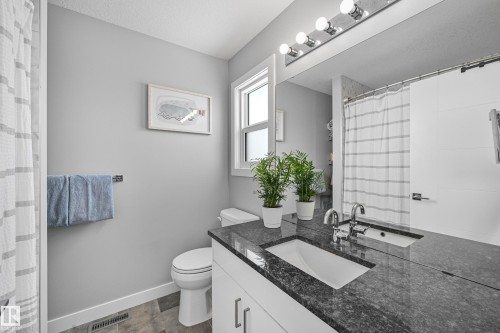 53 Dillingham Avenue, Fort Saskatchewan, AB - Indoor Photo Showing Bathroom