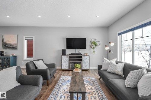 53 Dillingham Avenue, Fort Saskatchewan, AB - Indoor Photo Showing Living Room