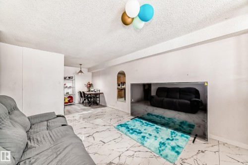 #5C 5715 133 Av Nw, Edmonton, AB - Indoor