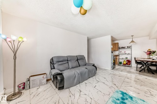 #5C 5715 133 Av Nw, Edmonton, AB - Indoor