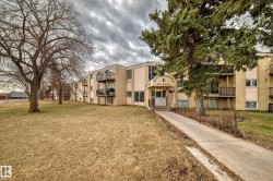 #5C 5715 133 AV NW  Edmonton, AB T5A 0K3