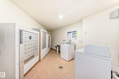 #5C 5715 133 Av Nw, Edmonton, AB - Indoor Photo Showing Laundry Room