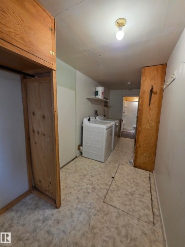 4812 48 Avenue, Cold Lake, AB - Indoor Photo Showing Laundry Room