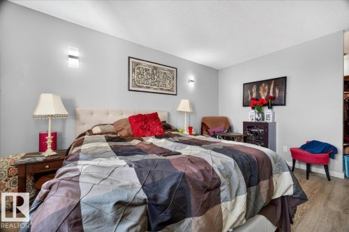 #406 5125 Riverbend Rd Nw, Edmonton, AB - Indoor Photo Showing Bedroom