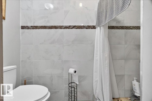 #406 5125 Riverbend Rd Nw, Edmonton, AB - Indoor Photo Showing Bathroom