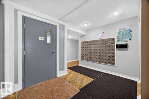 #406 5125 Riverbend Rd Nw, Edmonton, AB - Indoor Photo Showing Other Room