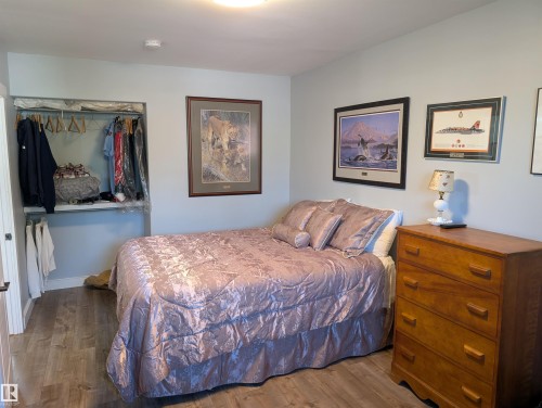 13216 117 Street Nw, Edmonton, AB - Indoor Photo Showing Bedroom