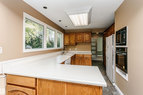 Rural Strathcona County, AB - Indoor Photo Showing Kitchen