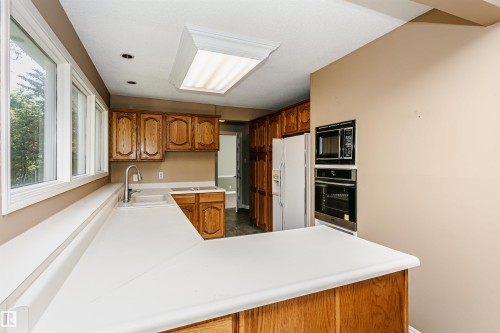Rural Strathcona County, AB - Indoor Photo Showing Kitchen