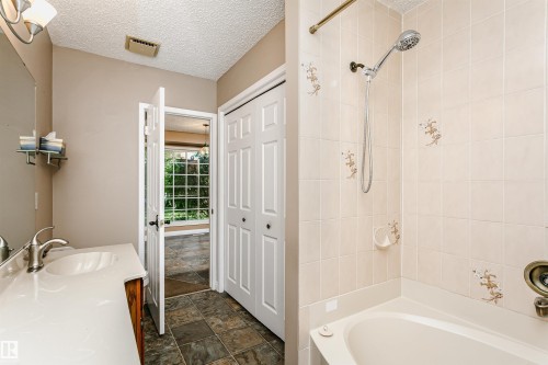 Rural Strathcona County, AB - Indoor Photo Showing Bathroom