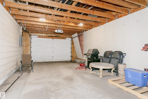 Rural Strathcona County, AB - Indoor Photo Showing Garage
