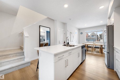 8125 226A Street Nw, Edmonton, AB - Indoor Photo Showing Kitchen