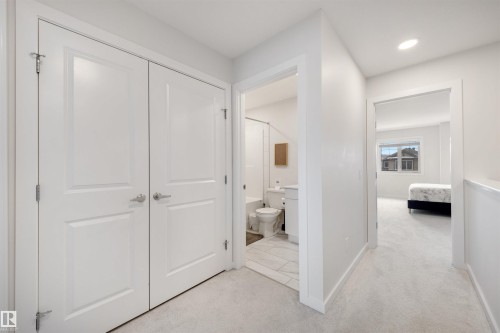 8125 226A Street Nw, Edmonton, AB - Indoor Photo Showing Other Room