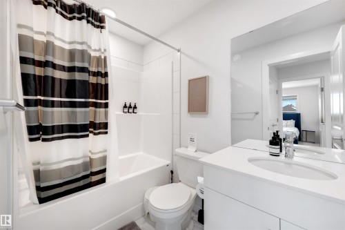 8125 226A Street Nw, Edmonton, AB - Indoor Photo Showing Bathroom