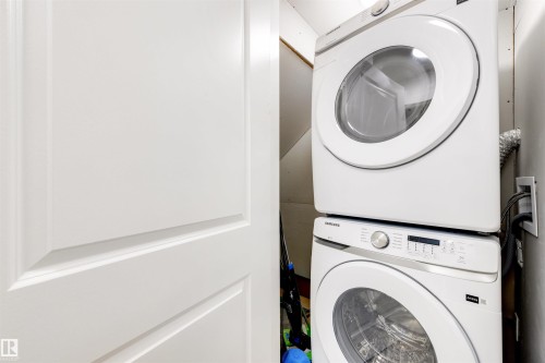 8125 226A Street Nw, Edmonton, AB - Indoor Photo Showing Laundry Room