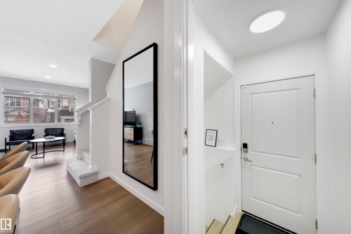 8125 226A Street Nw, Edmonton, AB - Indoor Photo Showing Other Room