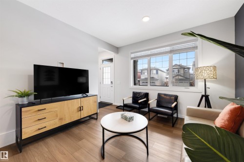 8125 226A Street Nw, Edmonton, AB - Indoor Photo Showing Living Room