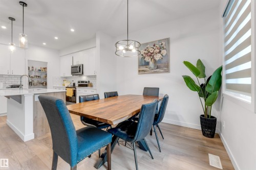 1647 13 Street Nw, Edmonton, AB - Indoor Photo Showing Dining Room