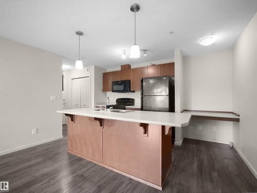215 3357 16A Avenue, Edmonton, AB - Indoor Photo Showing Kitchen