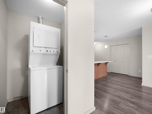 215 3357 16A Avenue, Edmonton, AB - Indoor Photo Showing Laundry Room