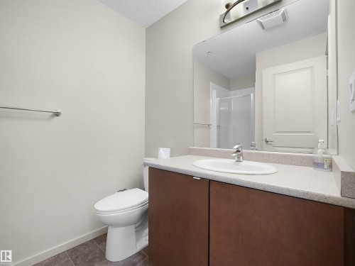 215 3357 16A Avenue, Edmonton, AB - Indoor Photo Showing Bathroom