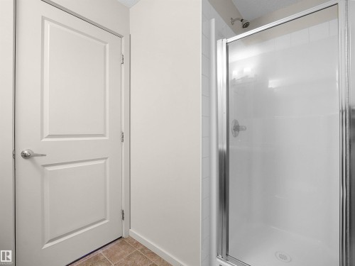 215 3357 16A Avenue, Edmonton, AB - Indoor Photo Showing Bathroom