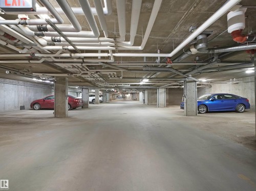 215 3357 16A Avenue, Edmonton, AB - Indoor Photo Showing Garage