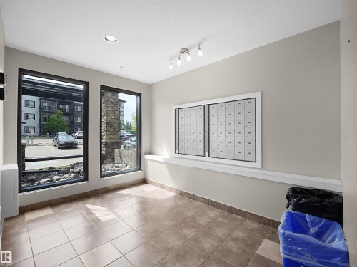 215 3357 16A Avenue, Edmonton, AB - Indoor Photo Showing Other Room