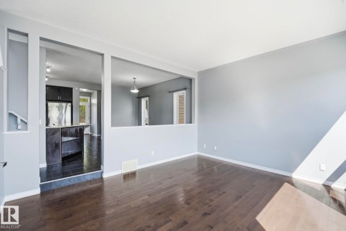 7043 22 Avenue Sw, Edmonton, AB - Indoor Photo Showing Other Room
