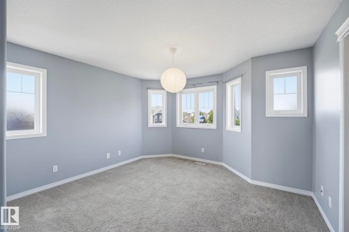 7043 22 Avenue Sw, Edmonton, AB - Indoor Photo Showing Other Room