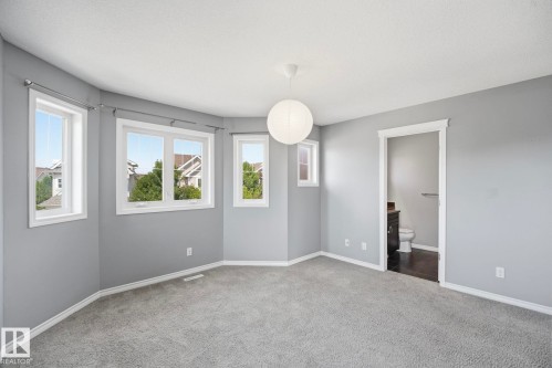 7043 22 Avenue Sw, Edmonton, AB - Indoor Photo Showing Other Room