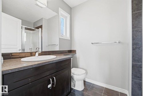 7043 22 Avenue Sw, Edmonton, AB - Indoor Photo Showing Bathroom