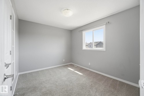 7043 22 Avenue Sw, Edmonton, AB - Indoor Photo Showing Other Room