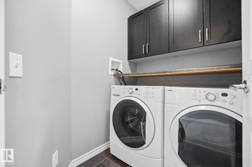 7043 22 Avenue Sw, Edmonton, AB - Indoor Photo Showing Laundry Room