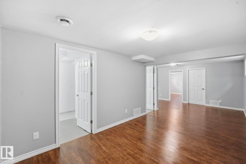 7043 22 Avenue Sw, Edmonton, AB - Indoor Photo Showing Other Room