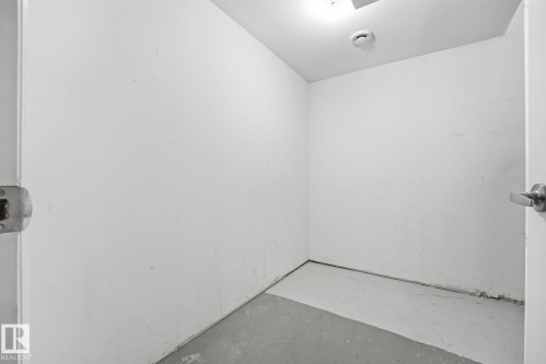 7043 22 Avenue Sw, Edmonton, AB - Indoor Photo Showing Other Room
