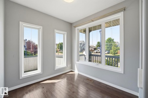 7043 22 Avenue Sw, Edmonton, AB - Indoor Photo Showing Other Room