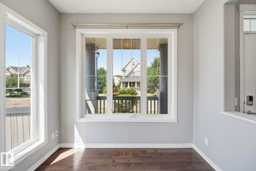 7043 22 Avenue Sw, Edmonton, AB - Indoor Photo Showing Other Room