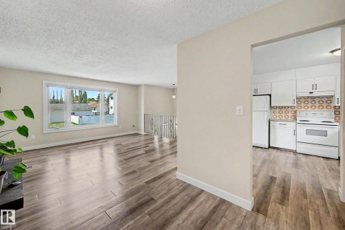 Edmonton, AB - Indoor