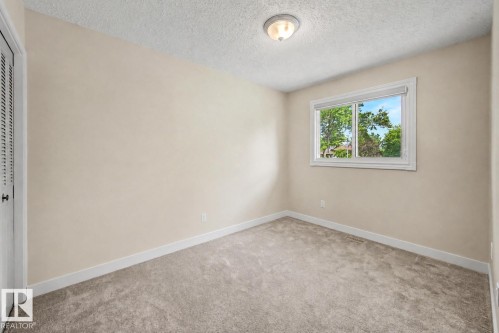Edmonton, AB - Indoor Photo Showing Other Room