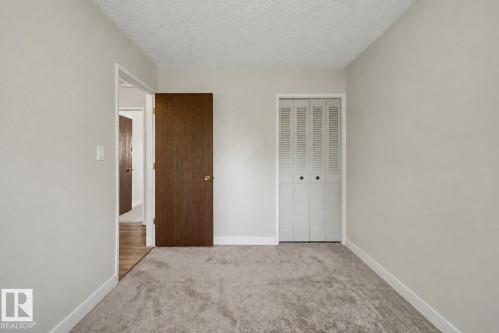 Edmonton, AB - Indoor Photo Showing Other Room