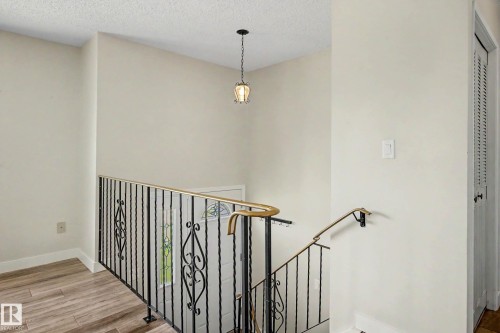 Edmonton, AB - Indoor Photo Showing Other Room