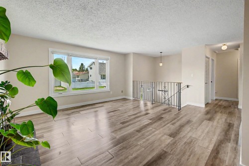 Edmonton, AB - Indoor Photo Showing Other Room