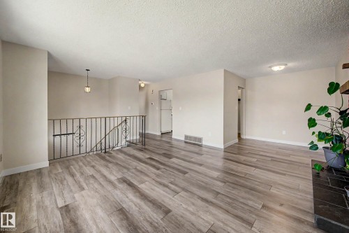 Edmonton, AB - Indoor Photo Showing Other Room