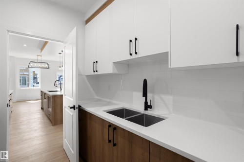 815 158 Avenue Ne, Edmonton, AB - Indoor Photo Showing Kitchen With Double Sink With Upgraded Kitchen