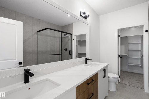 815 158 Avenue Ne, Edmonton, AB - Indoor Photo Showing Bathroom